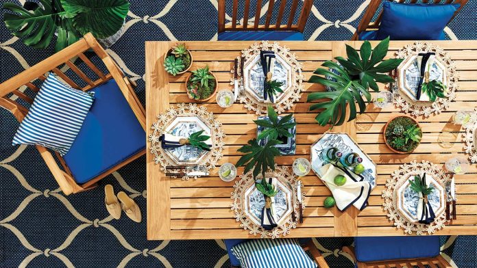 Ask The Expert: Caroline McDonald from Ballard Designs on Creating the Perfect Outdoor Table
