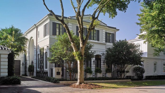 Step Inside This French-Influenced Floridian Home