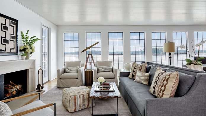 Tour This Contemporary Cottage on Lake Martin, Alabama contemporary cottage on Lake Martin, Alabama, living room