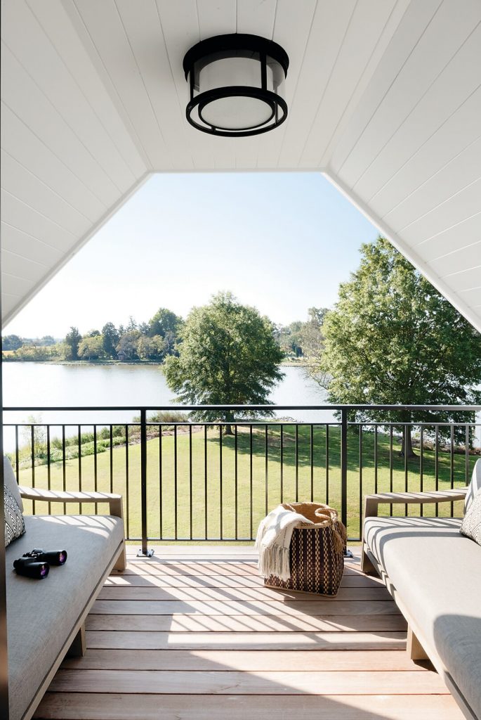 An intimate balcony has big views.