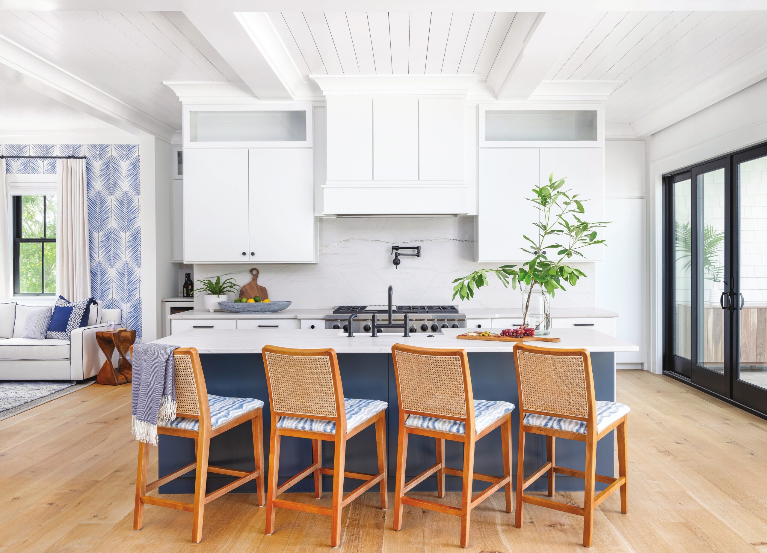 A Light-Filled Isle of Palms Retreat Designed for Family Gatherings