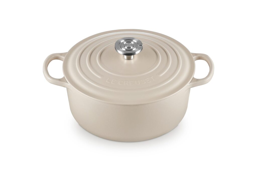 Le Creuset 5.5-quart Signature Round Dutch Oven in Brioche